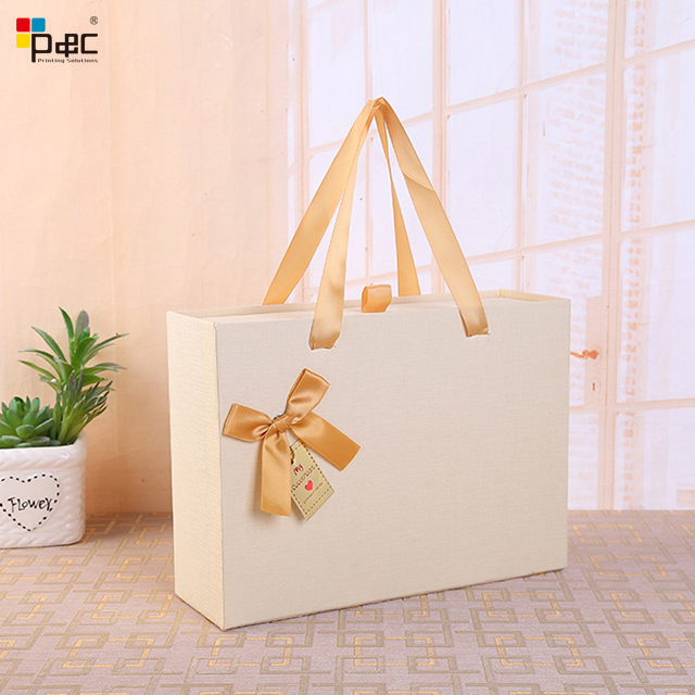 Luxurious Custom logo Paper gift boxes Gift Packaging cardboard box clothing drawer box with handle