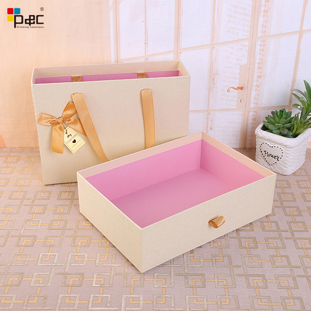 Luxurious Custom logo Paper gift boxes Gift Packaging cardboard box clothing drawer box with handle