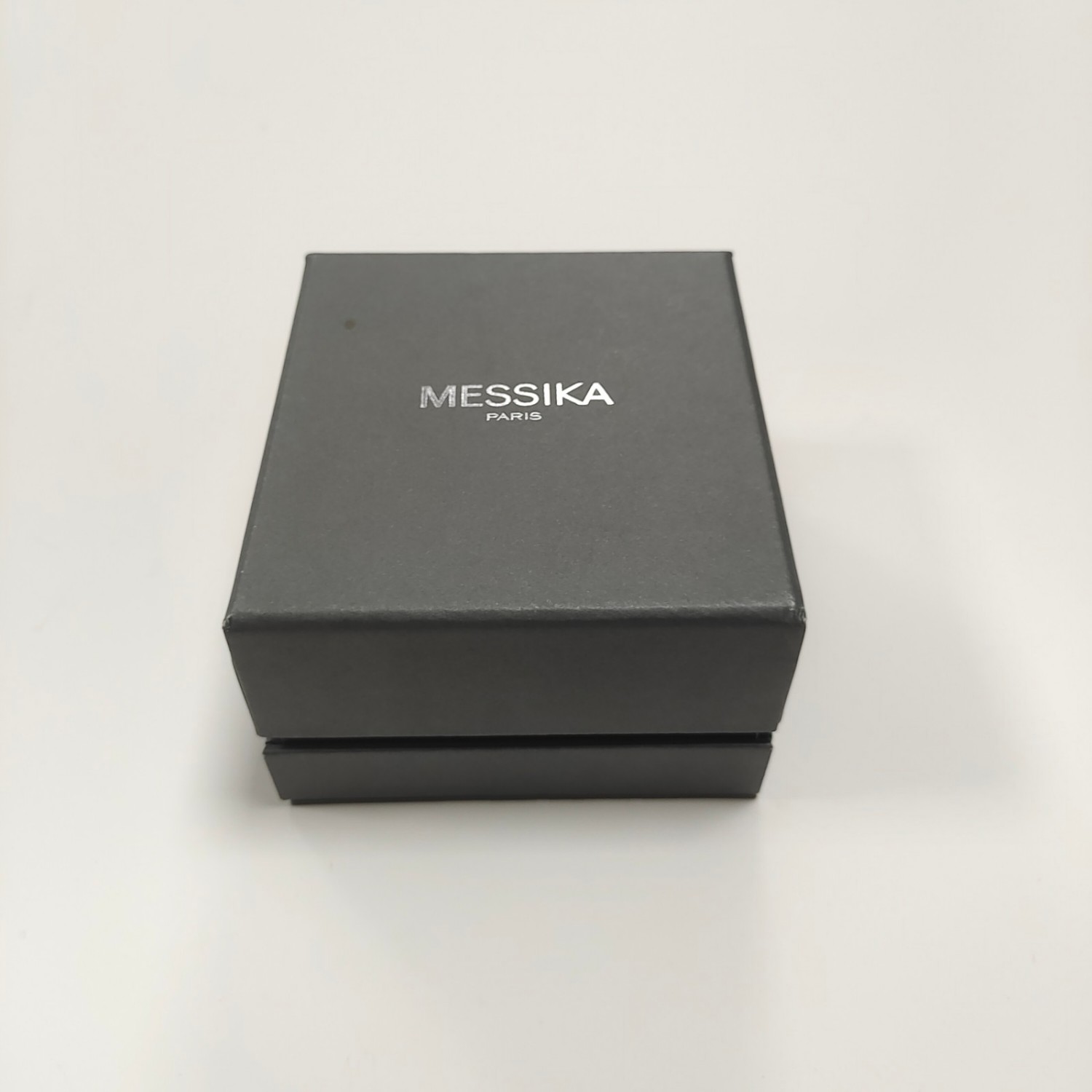Custom logo packaging paper box black lid and base box jewerly packing gift box with silver hot stamping logo