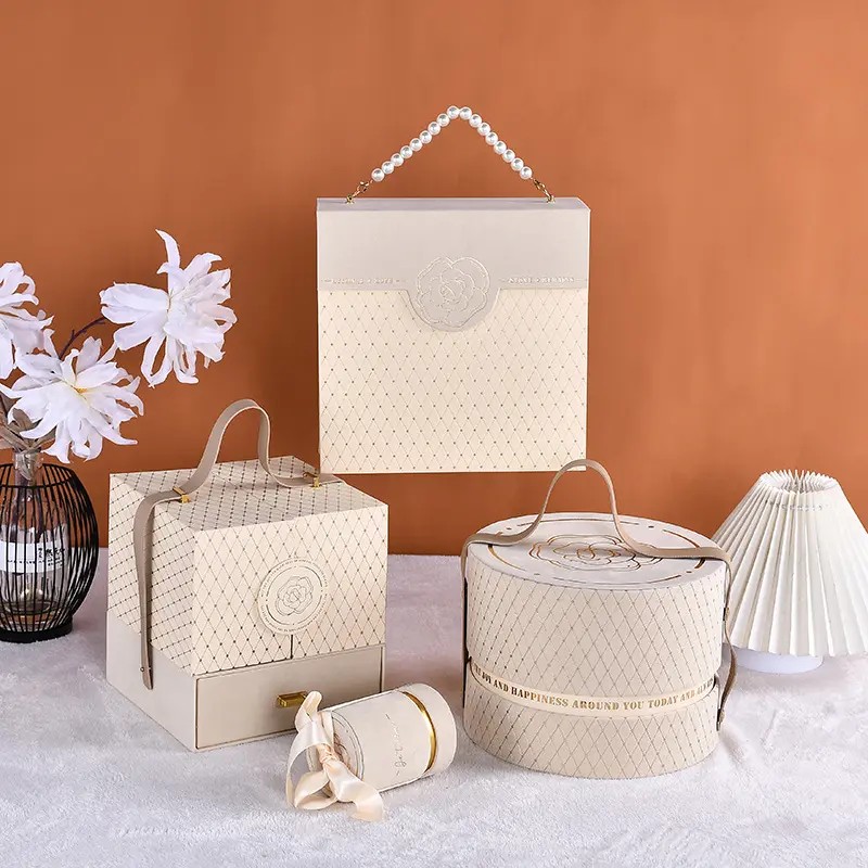 High-end Wedding candy box custom logo holiday rigid gift boxes round paper boxes with handle