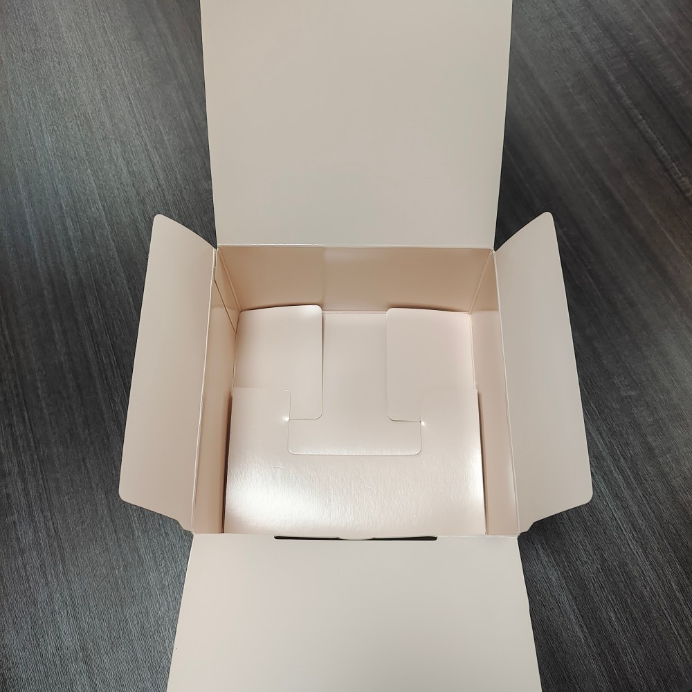 Packaging Factory White Card Paper Box Wholesale Price Logo Printed Underwear Gift Box for Clothing Packaging